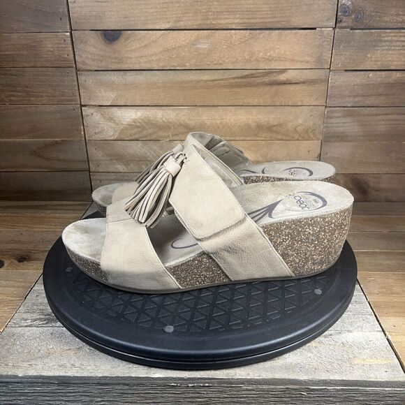 Abeo Womens Size 9 Uplift Platform Wedge Sandals Beige Open Toe Tasseled Comfort - Picture 3 of 10